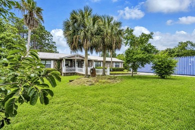 Ranch Style brick home, 3/2 with small pool on two private lots - photo 3