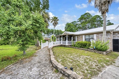 Ranch Style brick home, 3/2 with small pool on two private lots - photo 4