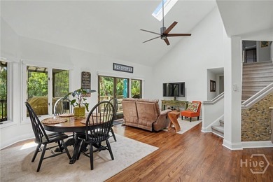 Exceptional privacy and an unbeatable location in Oakridge at - photo 22