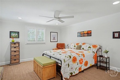 Exceptional privacy and an unbeatable location in Oakridge at - photo 33