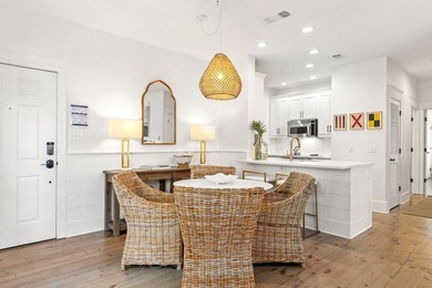 Overlooking St. Augustine Green in the heart of Rosemary Beach - photo 4