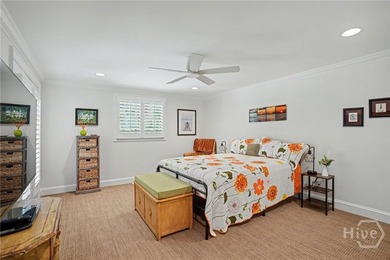 Exceptional privacy and an unbeatable location in Oakridge at - photo 34