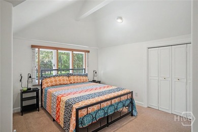 Exceptional privacy and an unbeatable location in Oakridge at - photo 38