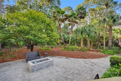Exceptional privacy and an unbeatable location in Oakridge at - photo 49