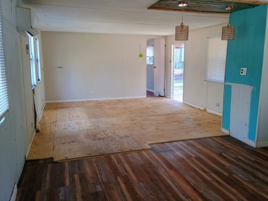 Private Lake Community, Older Mobile Home SOLD - photo 7