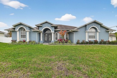 Beautifully updated 3 bed, 2 bath CBS home with a 2 car garage - photo 1
