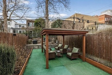 BEAUTIFULLY RENOVATED & METICULOUSLY WELL-MAINTAINED - photo 14