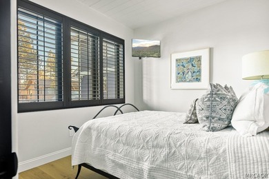Stunning 4-Bedroom, 3-Bath home with Lake & Ski Slope Views in - photo 18