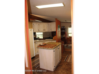 Spacious country living with room to grow! This well-maintained - photo 26
