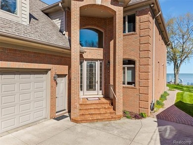 Experience luxury lakefront living in this one-of-a-kind - photo 3