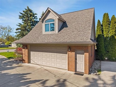 Experience luxury lakefront living in this one-of-a-kind - photo 4