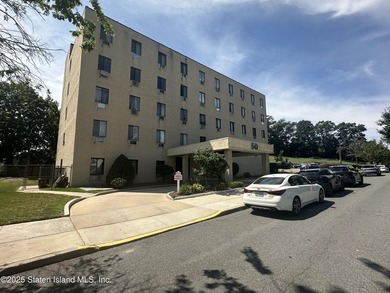 Wonderful 1 bedroom condo on first level close to all - photo 1