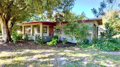 Double RV GARAGE, detached from 3 bedroom home on just under an - photo 2