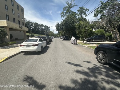 Wonderful 1 bedroom condo on first level close to all - photo 2