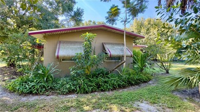 Double RV GARAGE, detached from 3 bedroom home on just under an - photo 4