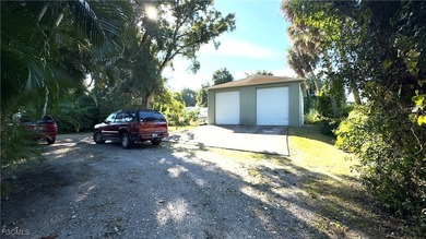 Double RV GARAGE, detached from 3 bedroom home on just under an - photo 6