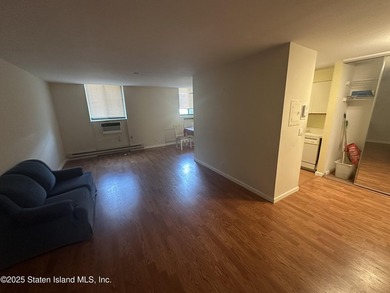 Wonderful 1 bedroom condo on first level close to all - photo 7