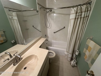 Wonderful 1 bedroom condo on first level close to all - photo 8