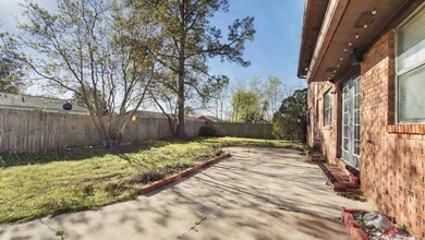 Spacious two-story home located in the established Venetian - photo 12