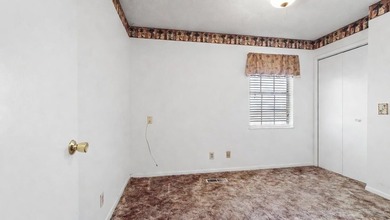 Spacious two-story home located in the established Venetian - photo 14