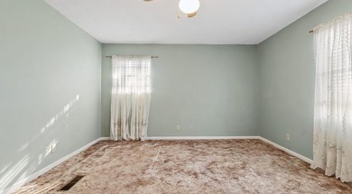 Spacious two-story home located in the established Venetian - photo 17