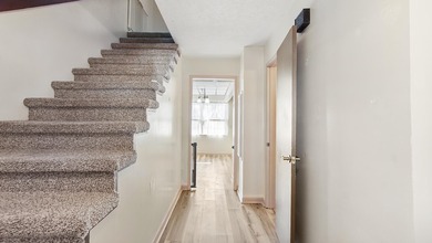 Spacious two-story home located in the established Venetian - photo 18