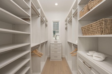 Fabulous new construction lake-oriented cottage, complete with - photo 21