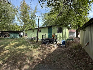 Kentucky Lake Home For Sale in Springville Tennessee