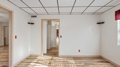 Spacious two-story home located in the established Venetian - photo 23
