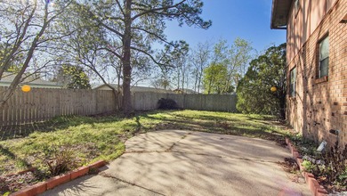 Spacious two-story home located in the established Venetian - photo 25