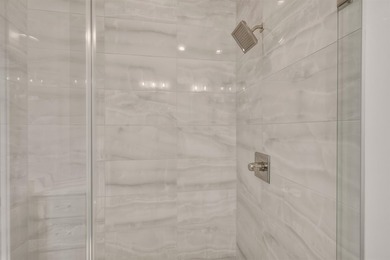 Fabulous new construction lake-oriented cottage, complete with - photo 26