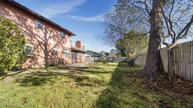 Spacious two-story home located in the established Venetian - photo 27