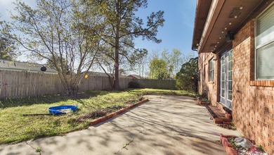 Spacious two-story home located in the established Venetian - photo 28