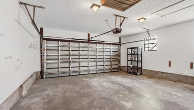Spacious two-story home located in the established Venetian - photo 29