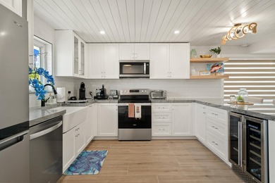 Resort-style living just got better! Turnkey waterfront living - photo 34