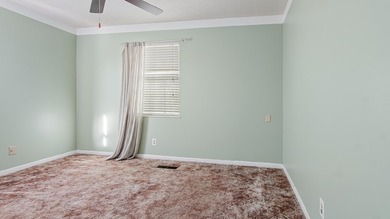 Spacious two-story home located in the established Venetian - photo 38