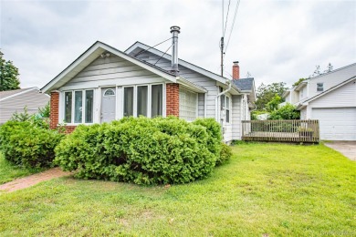 Lake Ronkonkoma Home Sale Pending in Ronkonkoma New York