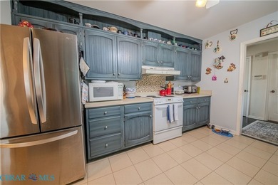 WATERFONT HOME WITH OVERSIZED GARAGE This charming 3 bedroom - photo 11