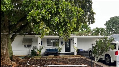 Fantastic remodeled 3/2 with open floor plan and natural light - photo 1