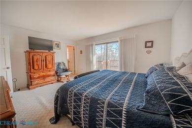 WATERFONT HOME WITH OVERSIZED GARAGE This charming 3 bedroom - photo 14