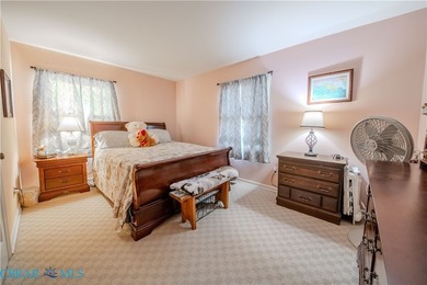WATERFONT HOME WITH OVERSIZED GARAGE This charming 3 bedroom - photo 18