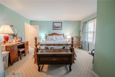 WATERFONT HOME WITH OVERSIZED GARAGE This charming 3 bedroom - photo 21