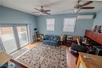 WATERFONT HOME WITH OVERSIZED GARAGE This charming 3 bedroom - photo 24
