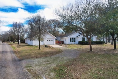 2/2/1 Home in Yantis with views of Lake Fork - photo 28