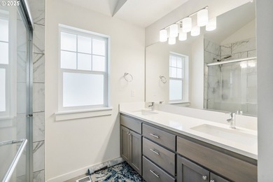 Beautiful Like-New Wilsonville Home! Built in 2021, this - photo 27