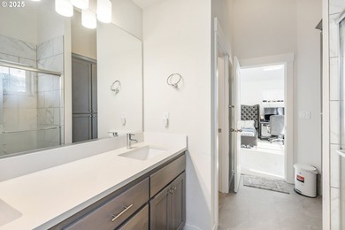 Beautiful Like-New Wilsonville Home! Built in 2021, this - photo 28
