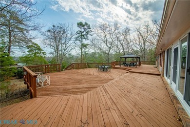 WATERFONT HOME WITH OVERSIZED GARAGE This charming 3 bedroom - photo 31