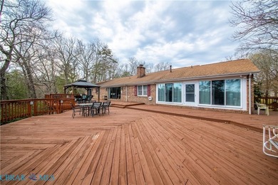 WATERFONT HOME WITH OVERSIZED GARAGE This charming 3 bedroom - photo 37