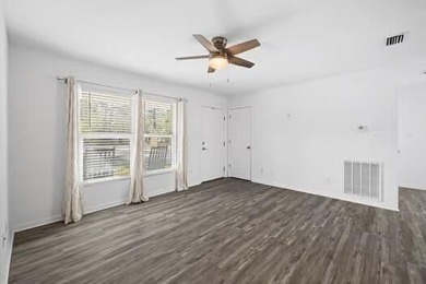 Prime Investment Opportunity! Discover a rare and versatile - photo 7