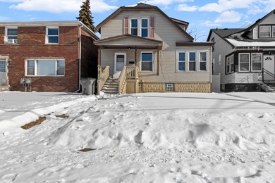 Detroit River Home For Sale in Ecorse Michigan